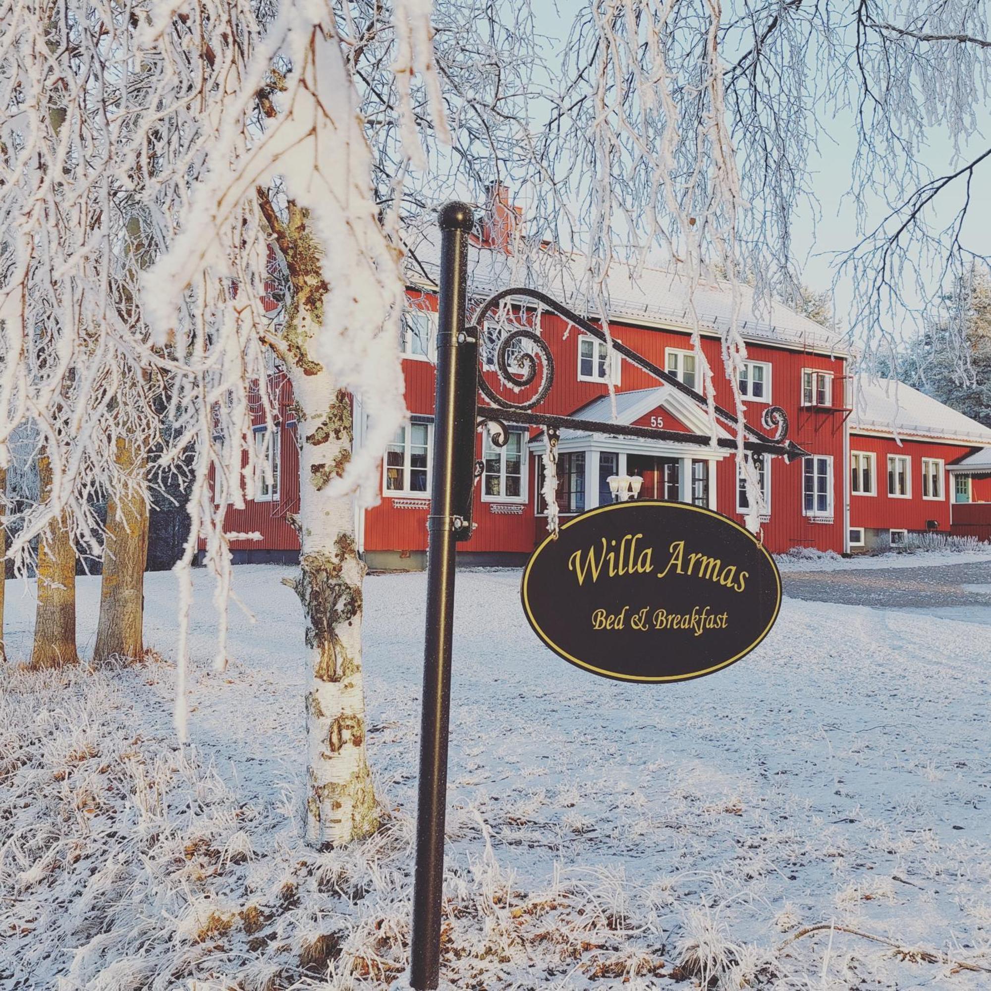 Bed & Breakfast Willa Armas Overtornea Exterior photo